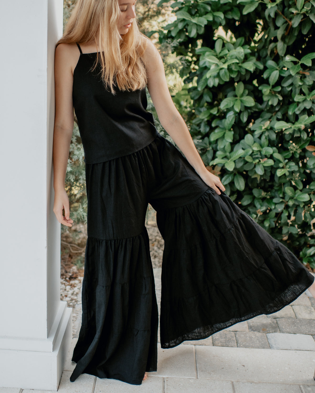 INDIE BLUE Women Women's Bella Maxi Pants (black soft linen)