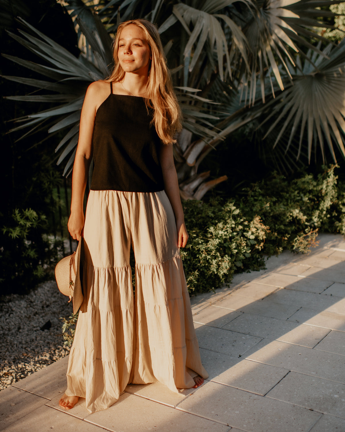 INDIE BLUE Women Women's Cassie Top (black soft linen)