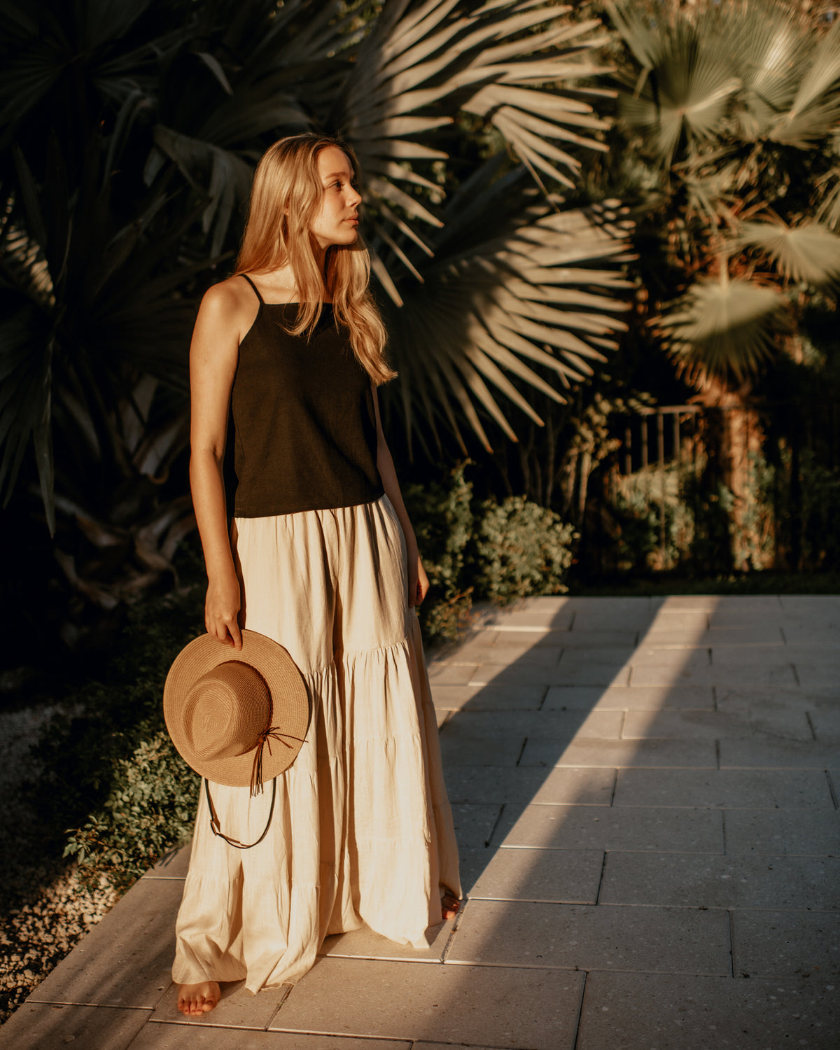 INDIE BLUE Women Women's Cassie Top (black soft linen)