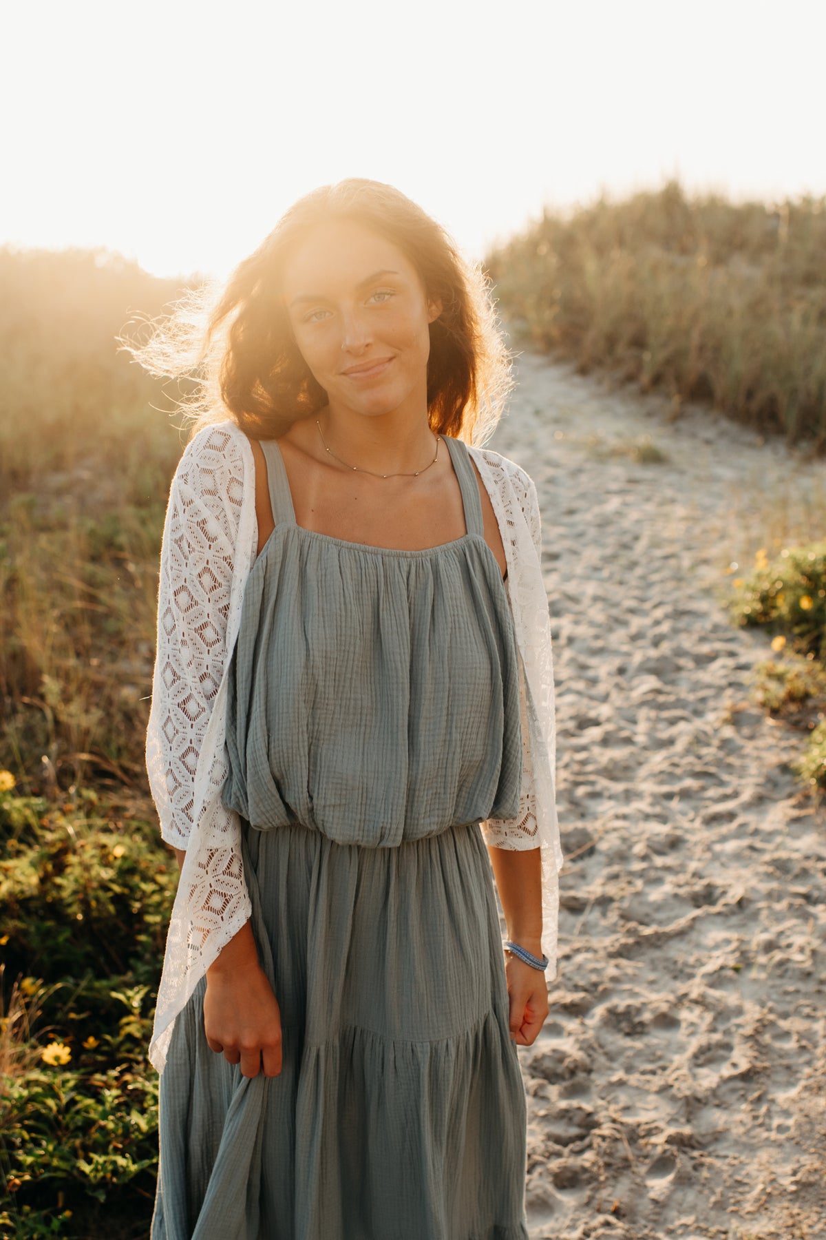 INDIE BLUE Women Women's Hadley Cardigan (light ivory)