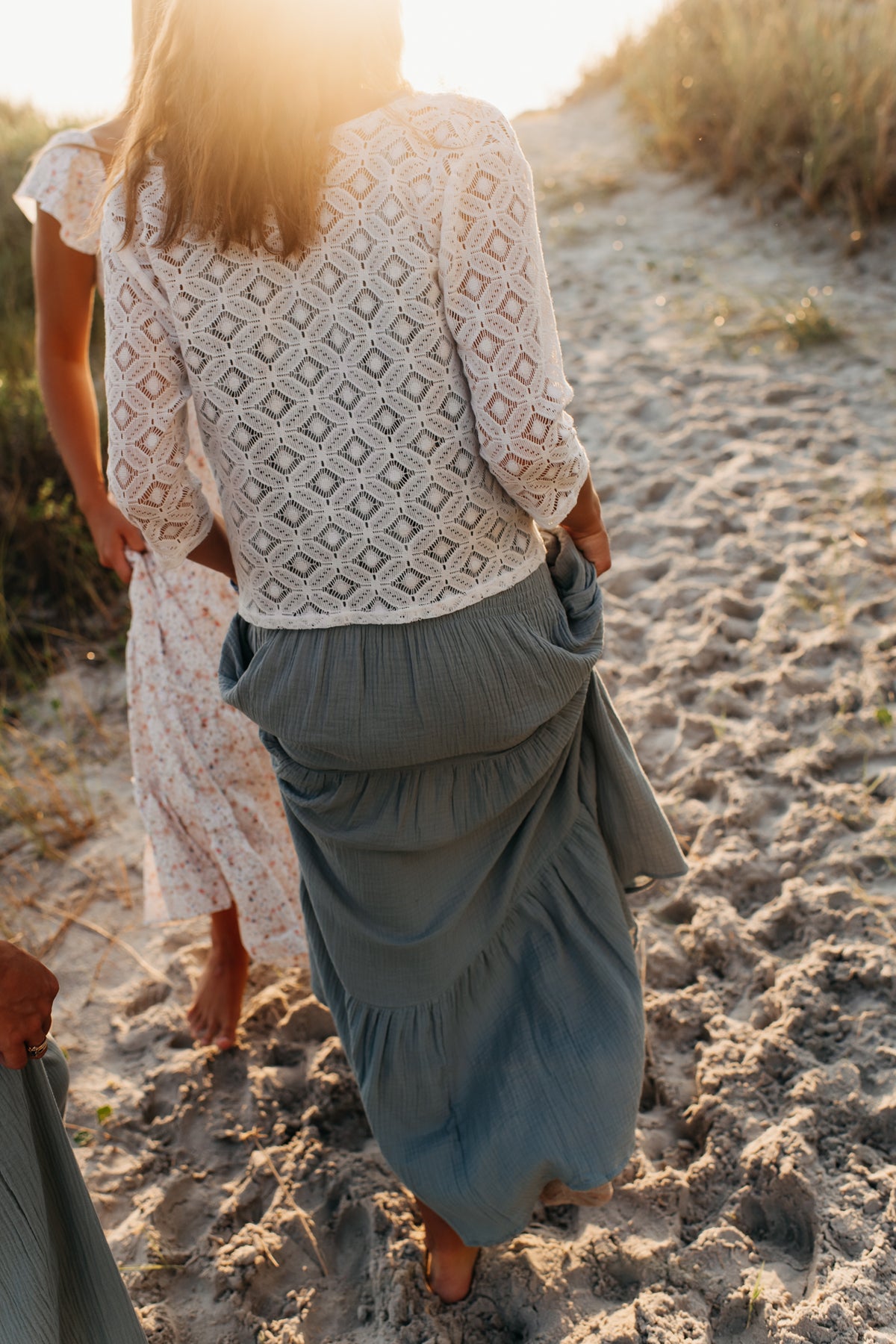 INDIE BLUE Women Women's Hadley Cardigan (light ivory)