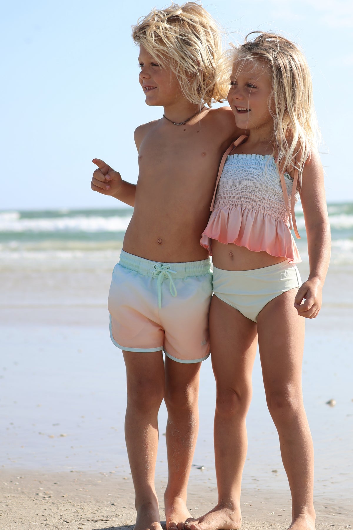INDIE BLUE SWIM Surf Shorts (peach ombre)