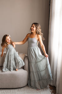 INDIE BLUE Women Women's Vera Flow Dress (sage swiss dot)