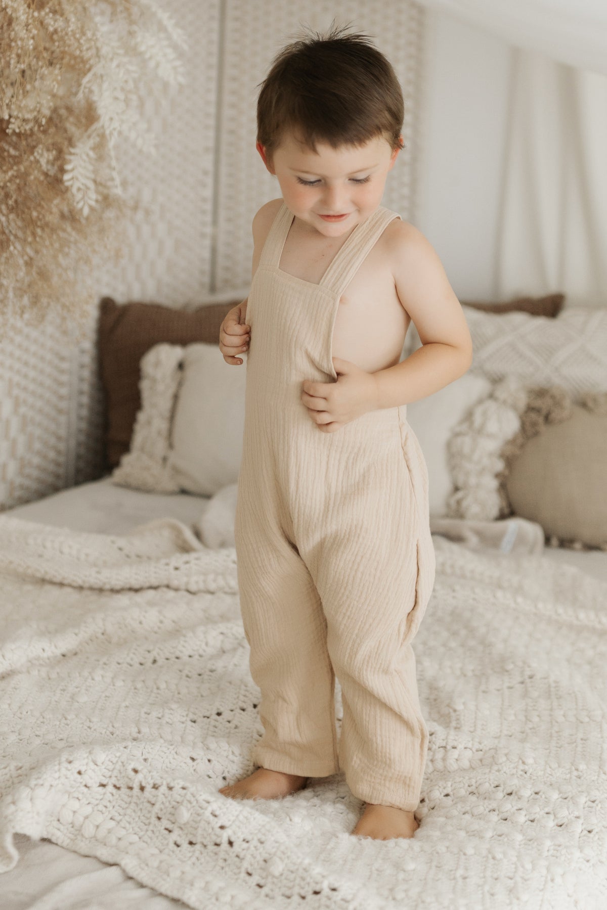 INDIE BLUE Boys Grady Romper (latte muslin)