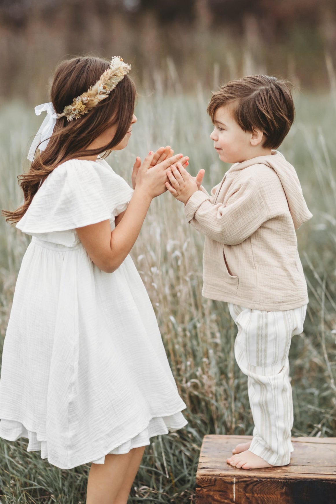 INDIE BLUE Boys Knox Hoodie (latte muslin)