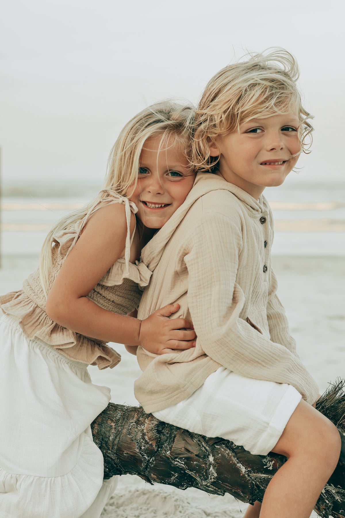 INDIE BLUE Boys Knox Hoodie (latte muslin)