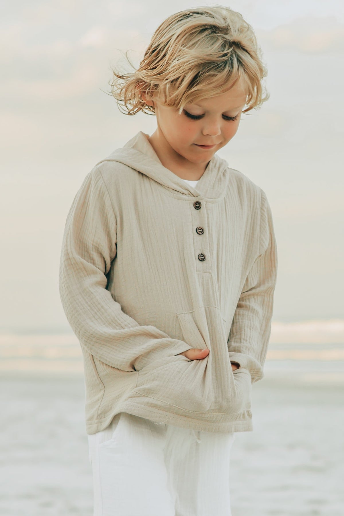 INDIE BLUE Boys Knox Hoodie (latte muslin)