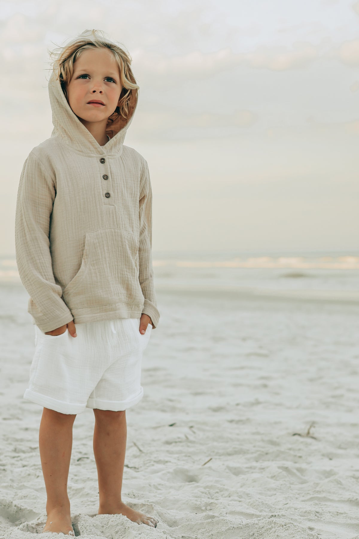 INDIE BLUE Boys Knox Hoodie (latte muslin)