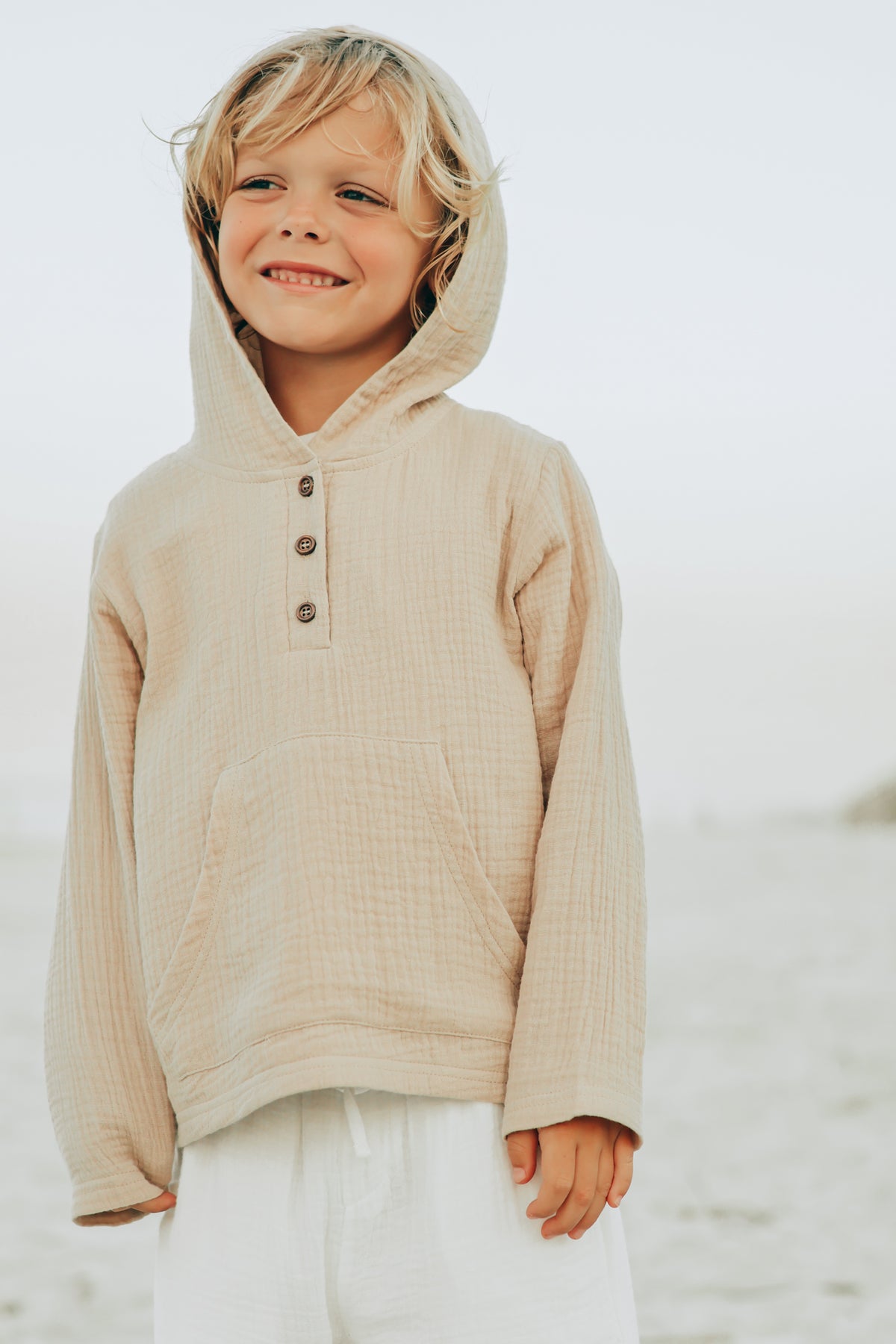 INDIE BLUE Boys Knox Hoodie (latte muslin)
