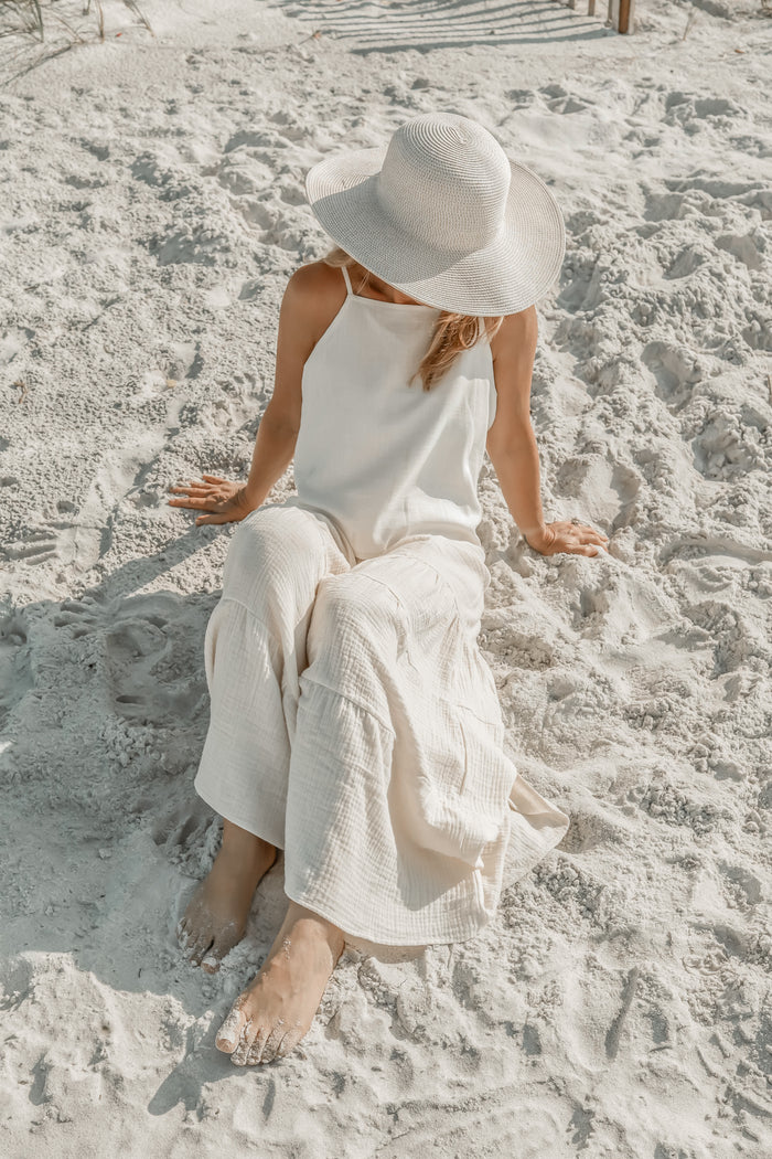 INDIE BLUE Women Women's Cassie Top (soft white linen)