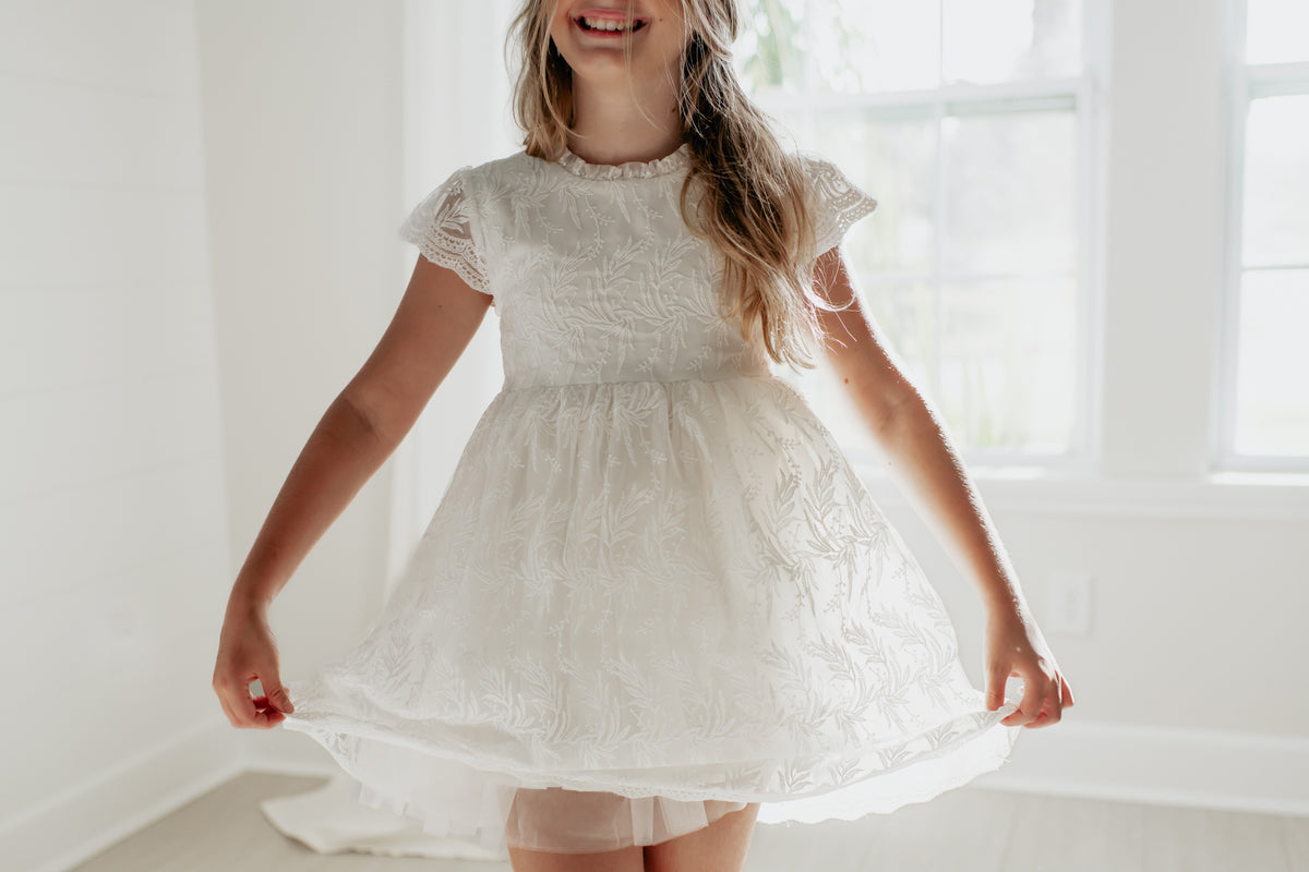 Tabatha Lace Dress (snow)