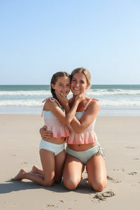 LB Swimwear Women’s Smocked Tankini Set (peach ombre)