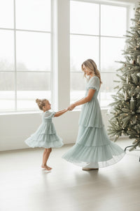 SS Women's Dress Women's Willa Maxi Dress (sage swiss dot)