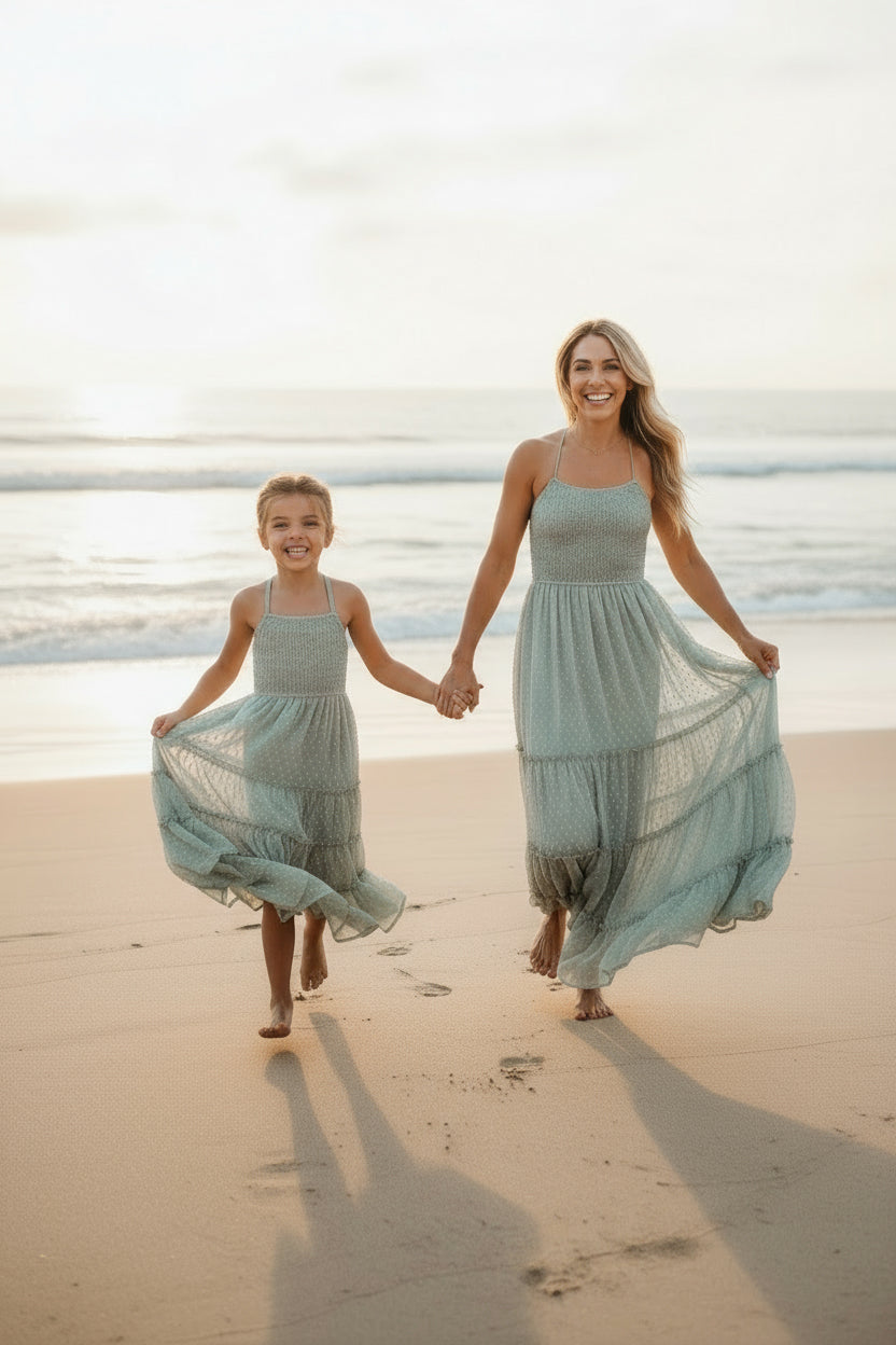 INDIE BLUE Women Women's Vera Flow Dress (sage swiss dot)