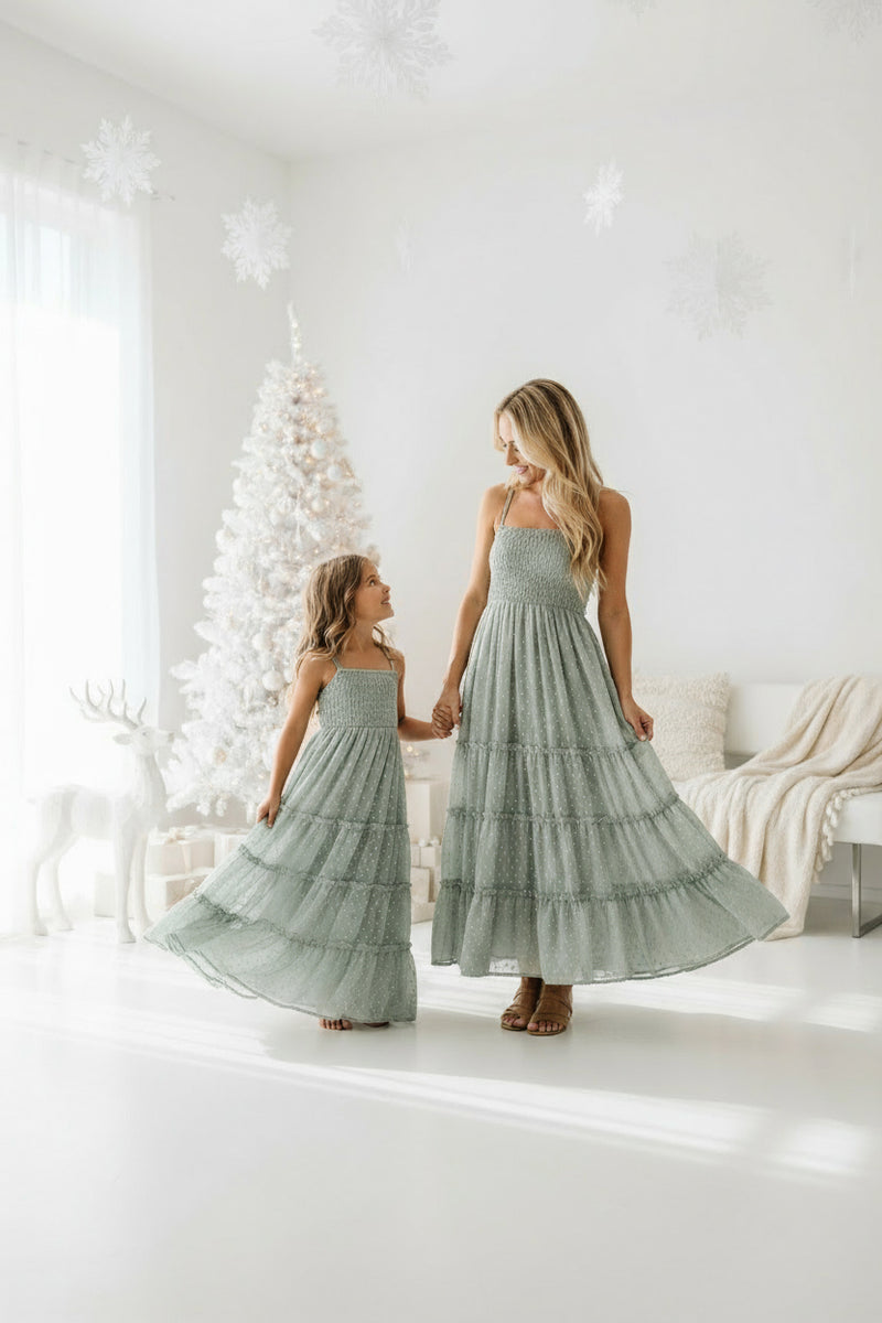 INDIE BLUE Women Women's Vera Flow Dress (sage swiss dot)