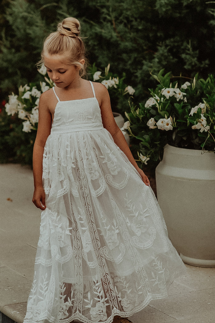 Madeline Lace Dress (white)