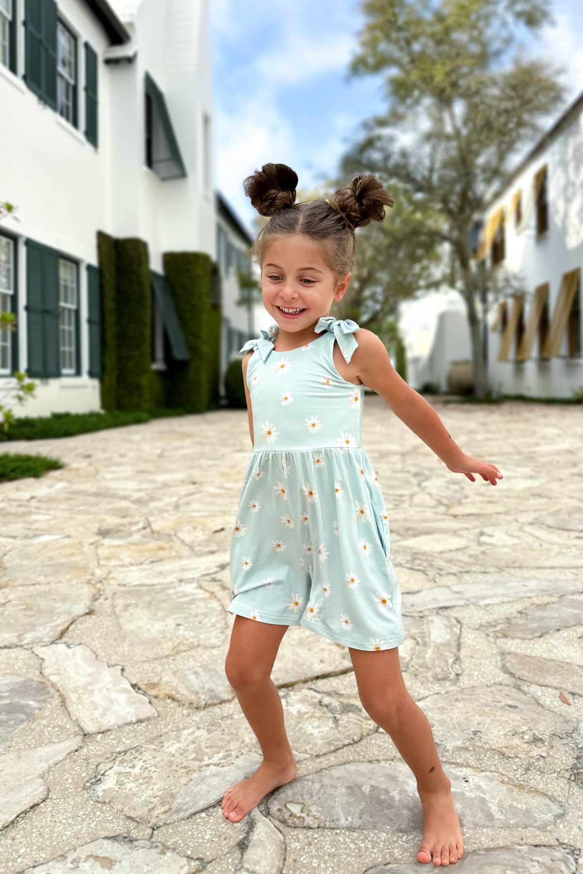 Rita Shortie Romper (daisy)