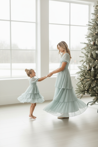 INDIE BLUE Women Women's Willa Maxi Dress (sage swiss dot)