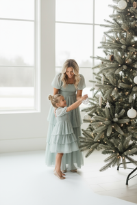 INDIE BLUE Women Women's Willa Maxi Dress (sage swiss dot)